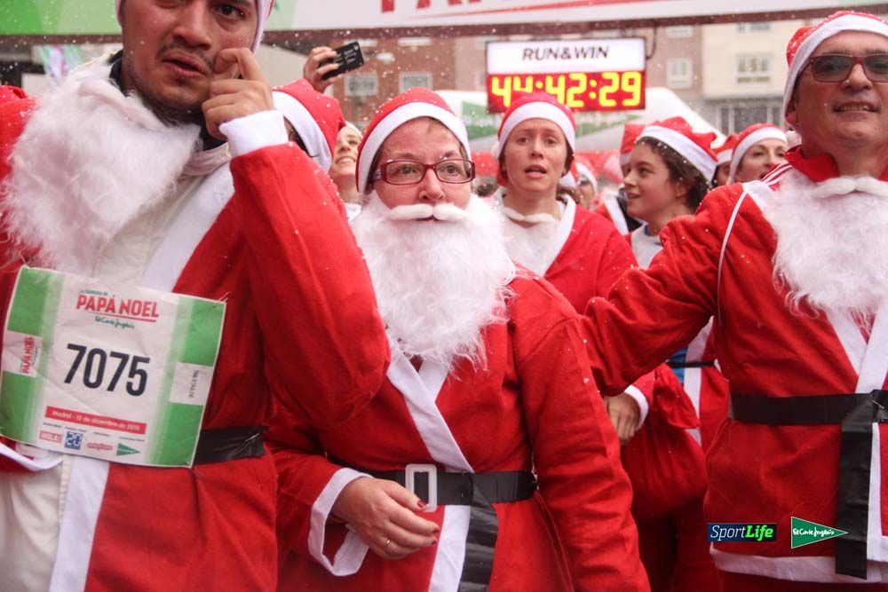 Galería de la Carrera de Papá Noel, entrada en meta del minuto 44 al 50