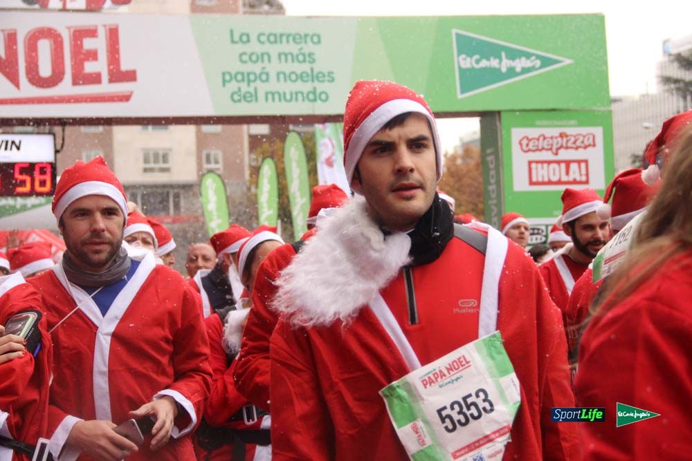 Galería de la Carrera de Papá Noel, entrada en meta del minuto 44 al 50