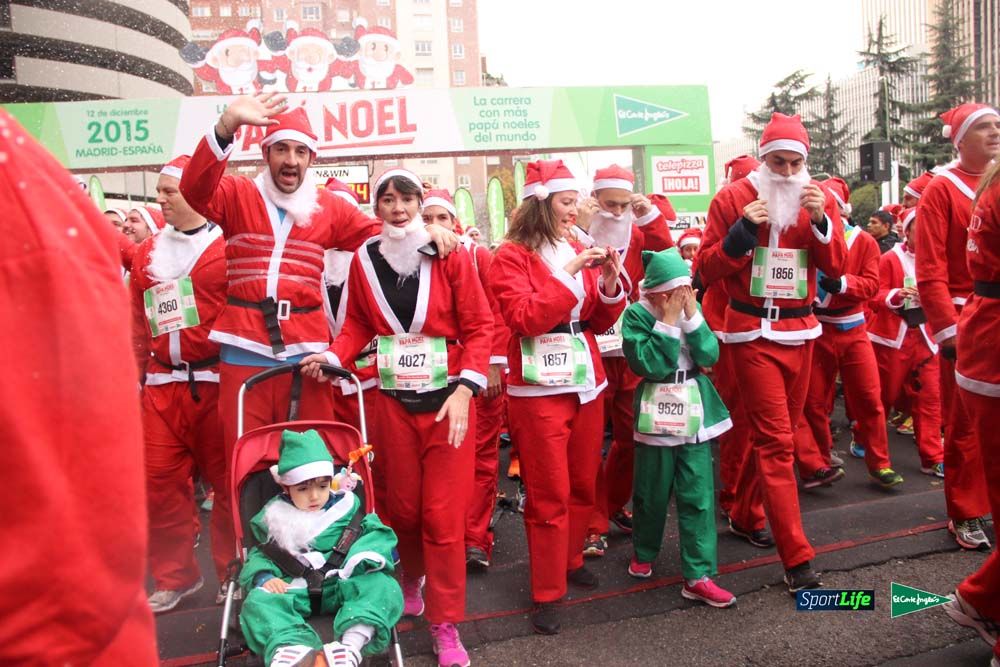 Galería de la Carrera de Papá Noel, entrada en meta del minuto 44 al 50