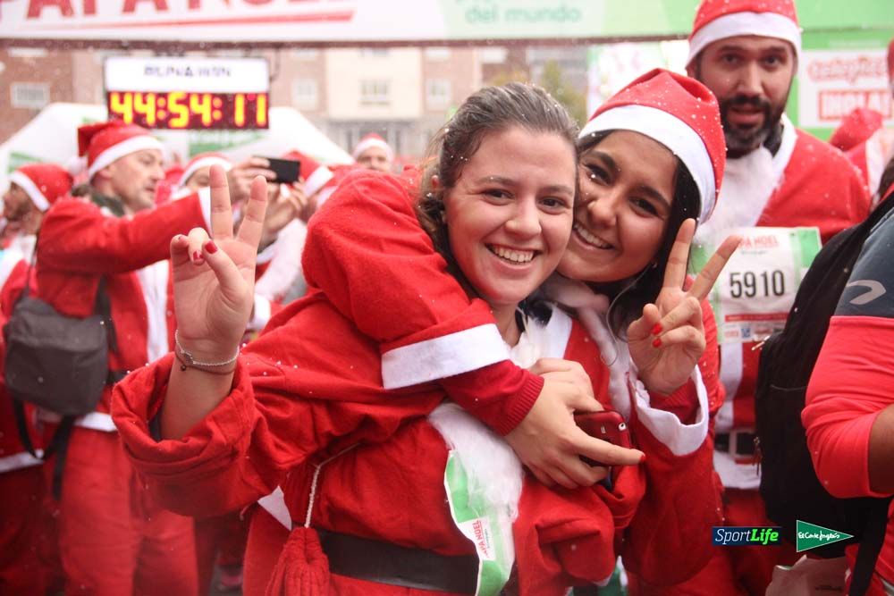 Galería de la Carrera de Papá Noel, entrada en meta del minuto 44 al 50