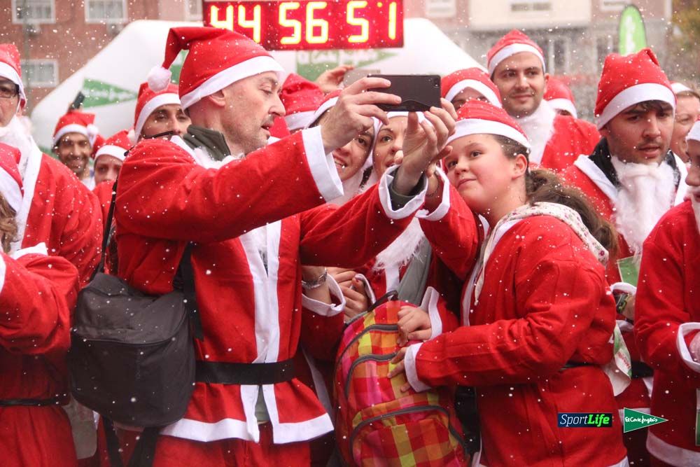 Galería de la Carrera de Papá Noel, entrada en meta del minuto 44 al 50