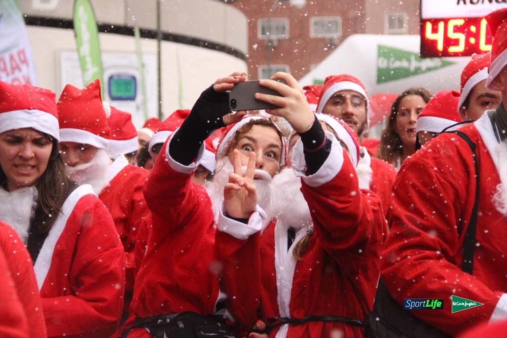 Galería de la Carrera de Papá Noel, entrada en meta del minuto 44 al 50