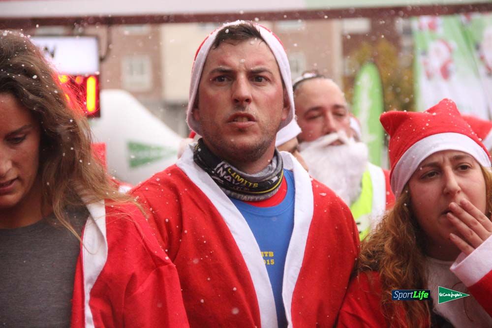 Galería de la Carrera de Papá Noel, entrada en meta del minuto 44 al 50
