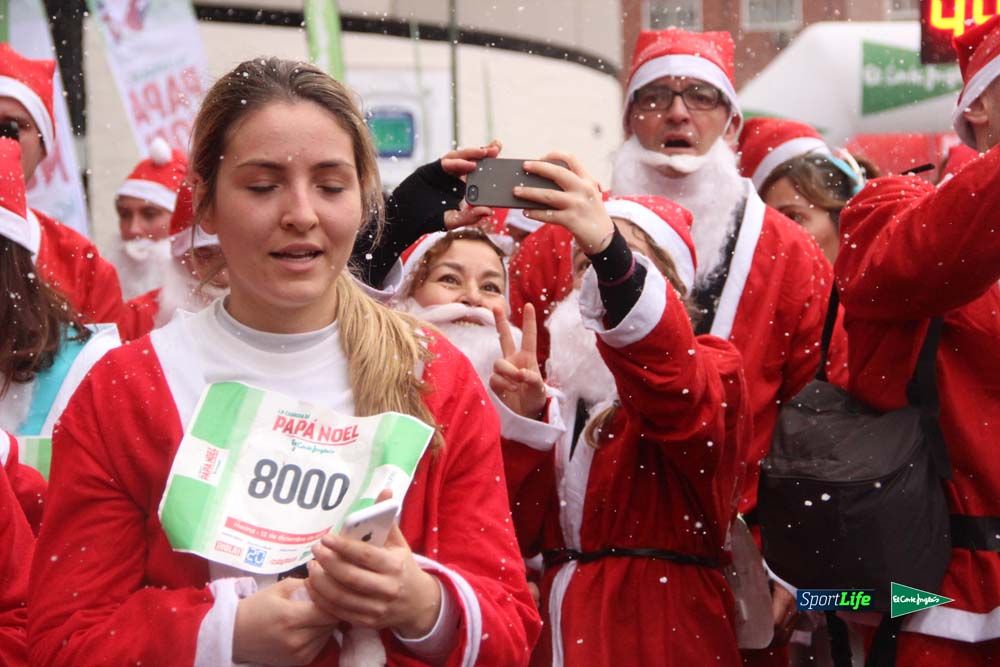 Galería de la Carrera de Papá Noel, entrada en meta del minuto 44 al 50