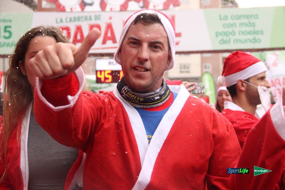 Galería de la Carrera de Papá Noel, entrada en meta del minuto 44 al 50
