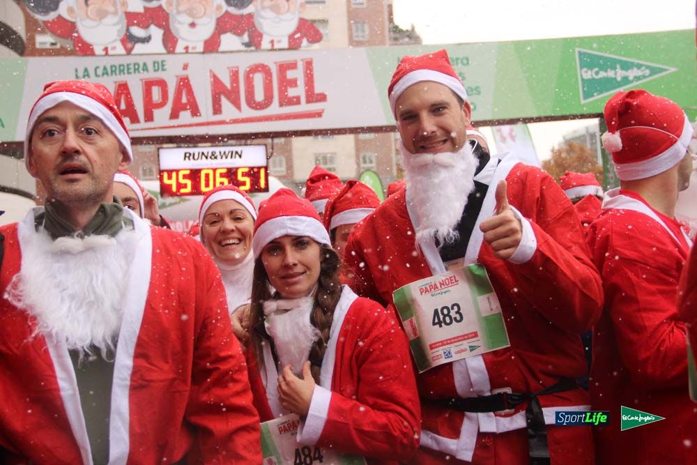 Galería de la Carrera de Papá Noel, entrada en meta del minuto 44 al 50