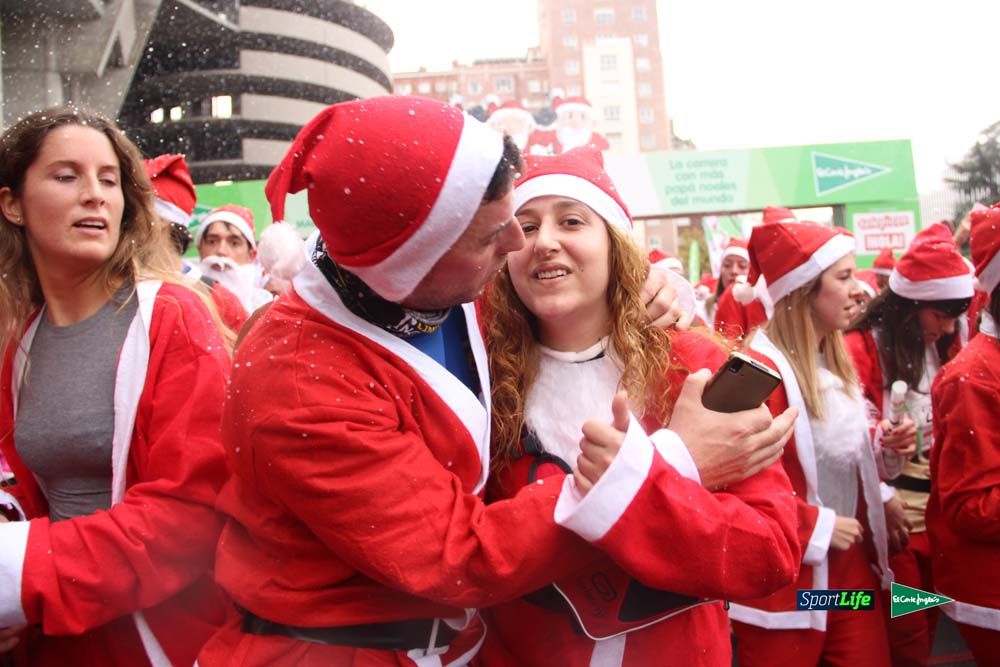 Galería de la Carrera de Papá Noel, entrada en meta del minuto 44 al 50