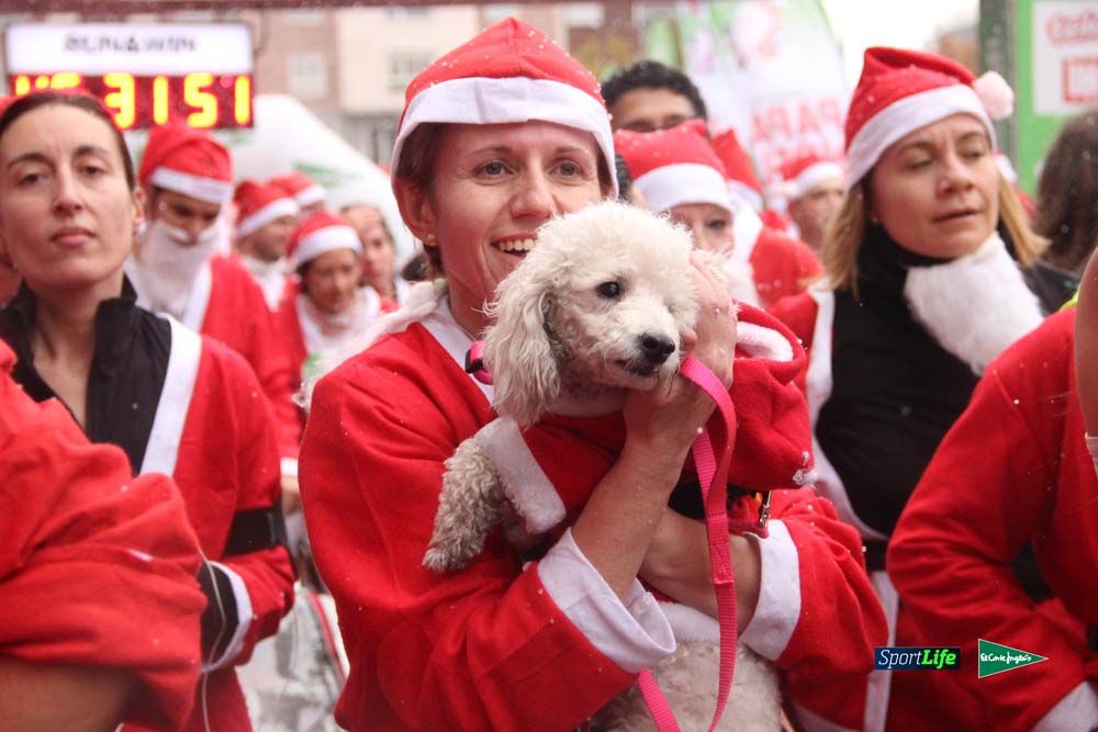 Galería de la Carrera de Papá Noel, entrada en meta del minuto 44 al 50