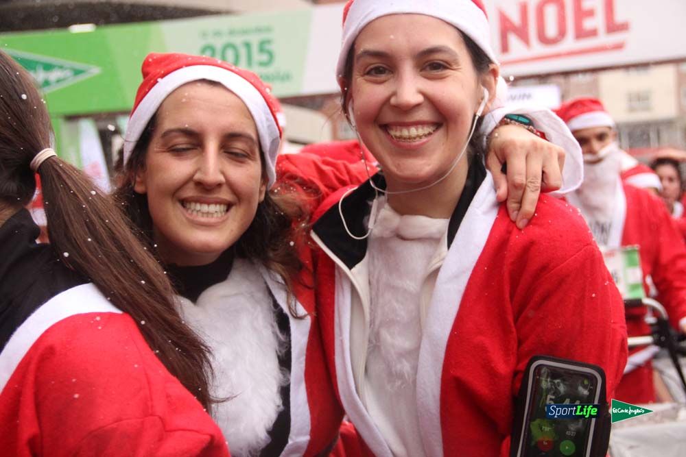 Galería de la Carrera de Papá Noel, entrada en meta del minuto 44 al 50