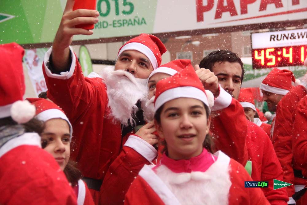 Galería de la Carrera de Papá Noel, entrada en meta del minuto 44 al 50