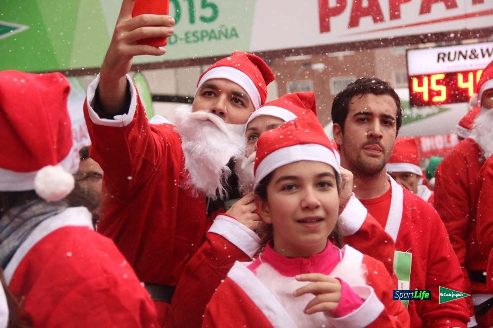 Galería de la Carrera de Papá Noel, entrada en meta del minuto 44 al 50