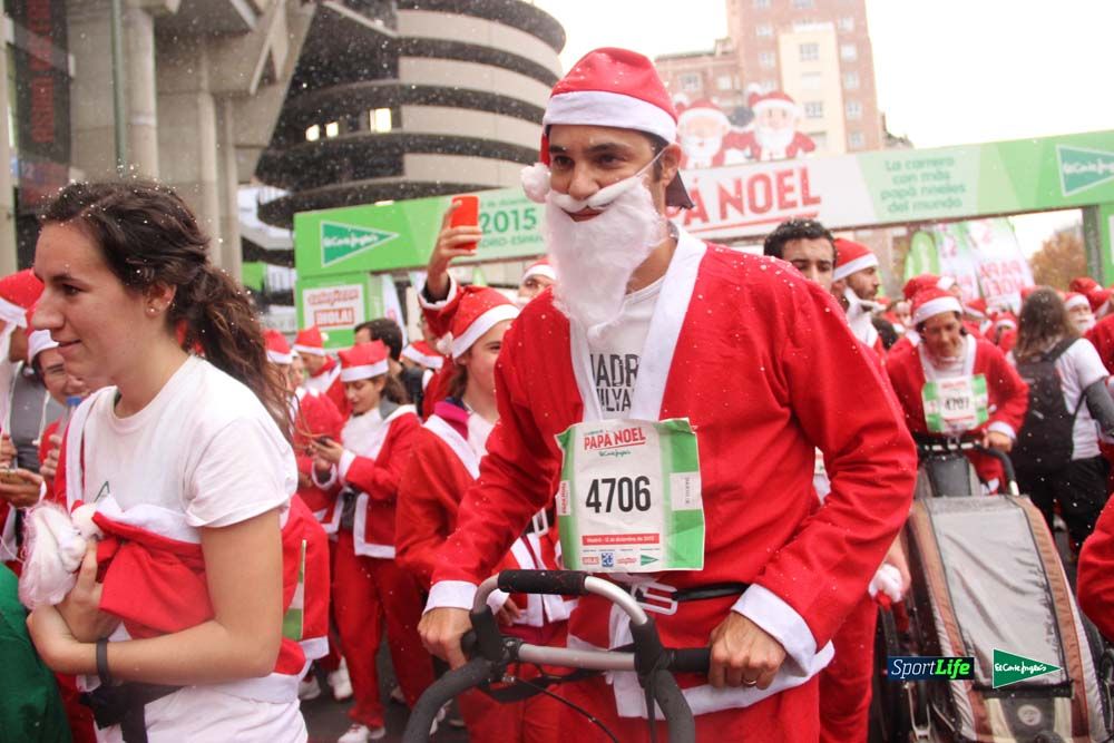 Galería de la Carrera de Papá Noel, entrada en meta del minuto 44 al 50