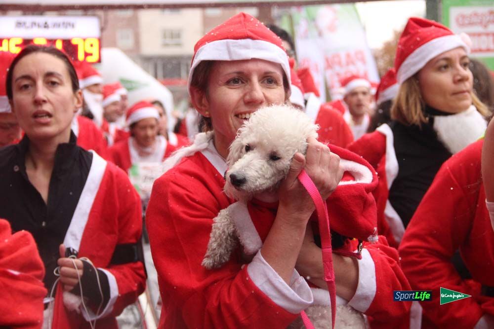 Galería de la Carrera de Papá Noel, entrada en meta del minuto 44 al 50
