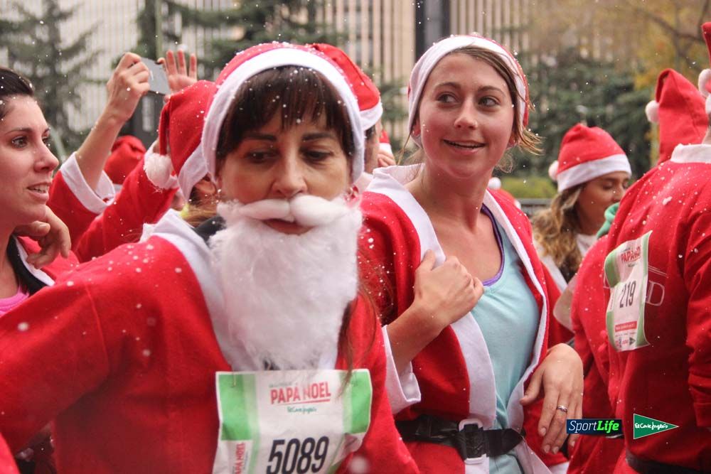 Galería de la Carrera de Papá Noel, entrada en meta del minuto 44 al 50