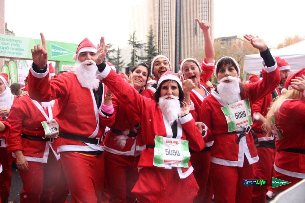 Galería de la Carrera de Papá Noel, entrada en meta del minuto 44 al 50