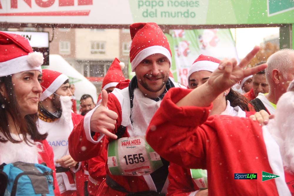 Galería de la Carrera de Papá Noel, entrada en meta del minuto 44 al 50