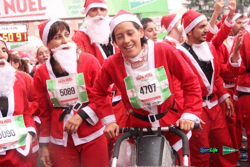 Galería de la Carrera de Papá Noel, entrada en meta del minuto 44 al 50