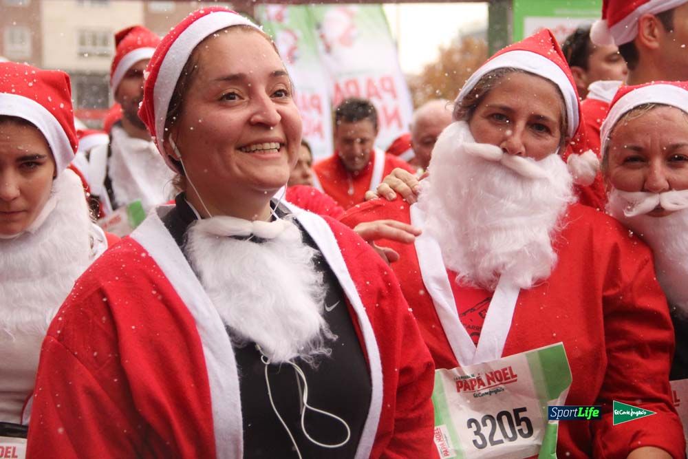 Galería de la Carrera de Papá Noel, entrada en meta del minuto 44 al 50