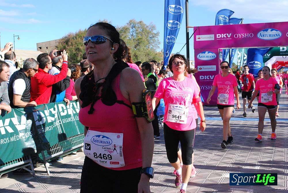 Carrera de la Mujer Valencia 2016: meta (0: 45 al 0:51)
