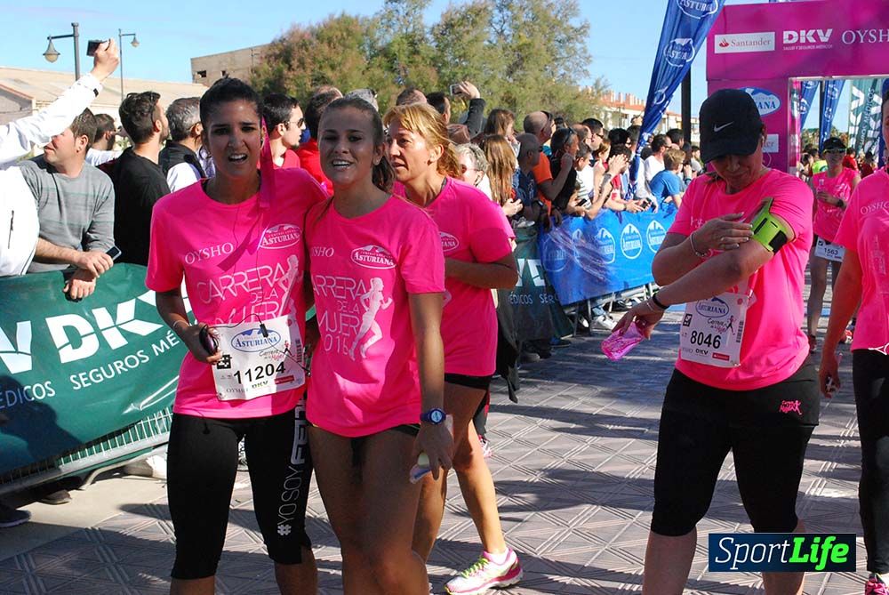 Carrera de la Mujer Valencia 2016: meta (0: 45 al 0:51)
