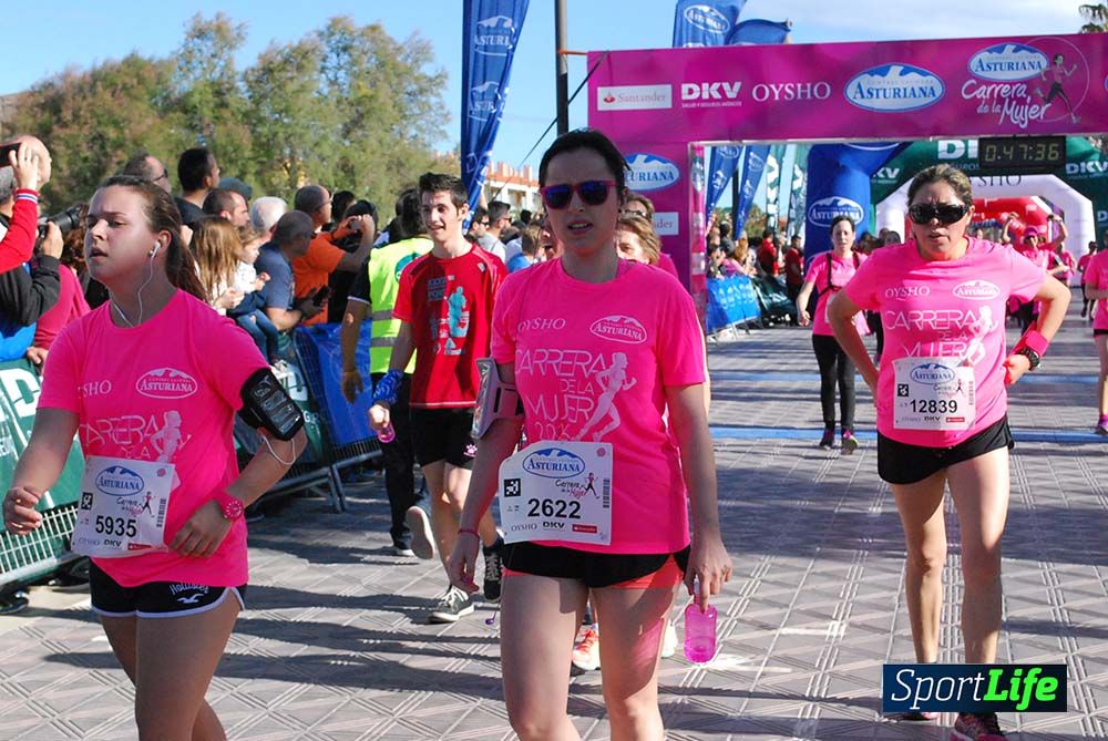 Carrera de la Mujer Valencia 2016: meta (0: 45 al 0:51)
