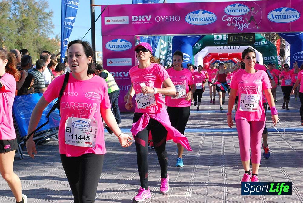 Carrera de la Mujer Valencia 2016: meta (0: 45 al 0:51)
