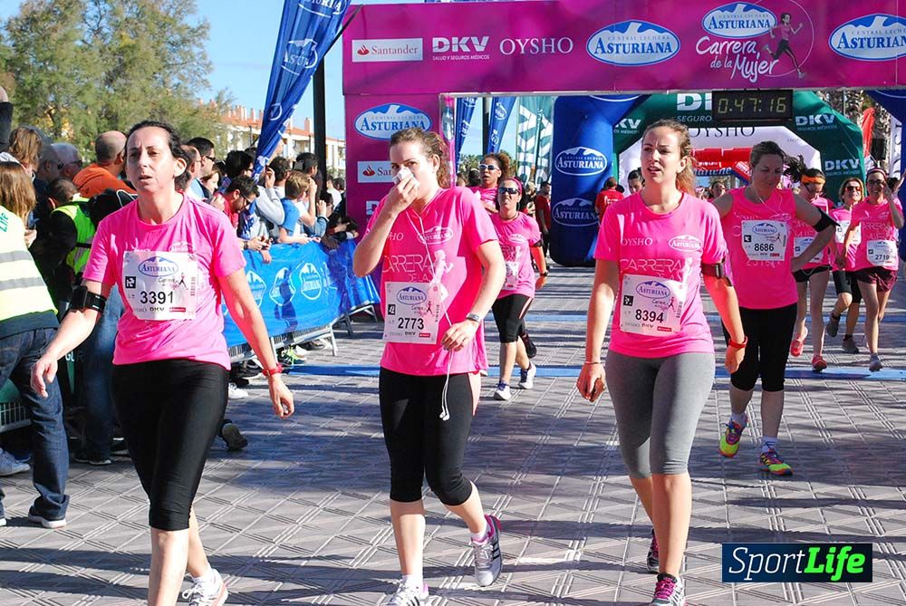 Carrera de la Mujer Valencia 2016: meta (0: 45 al 0:51)