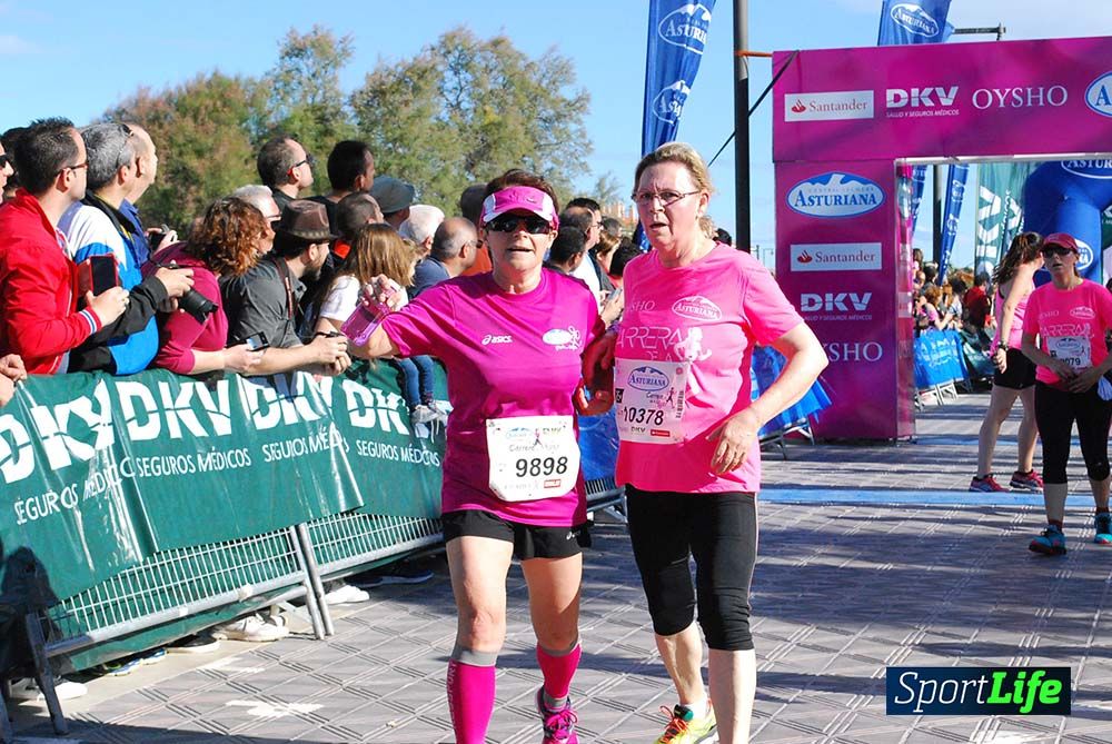 Carrera de la Mujer Valencia 2016: meta (0: 45 al 0:51)