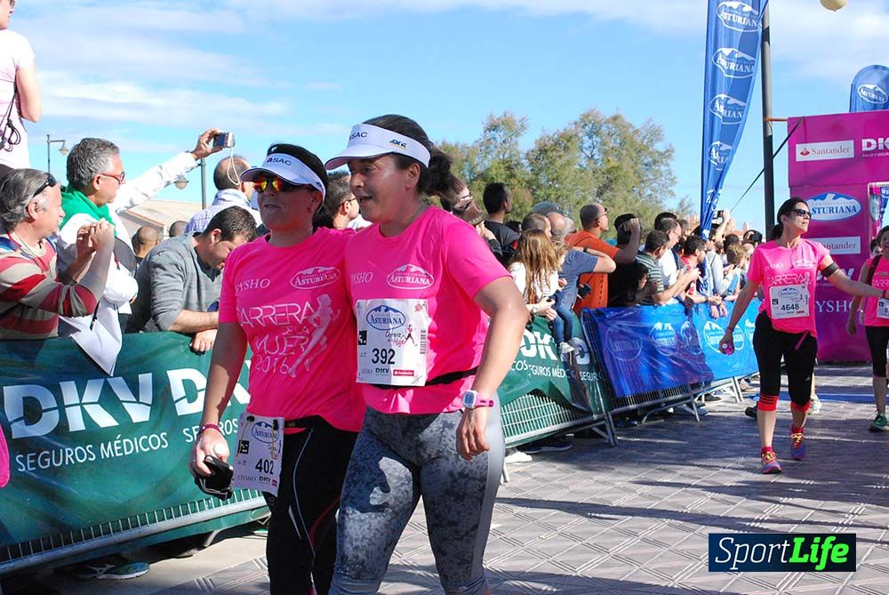 Carrera de la Mujer Valencia 2016: meta (0: 45 al 0:51)