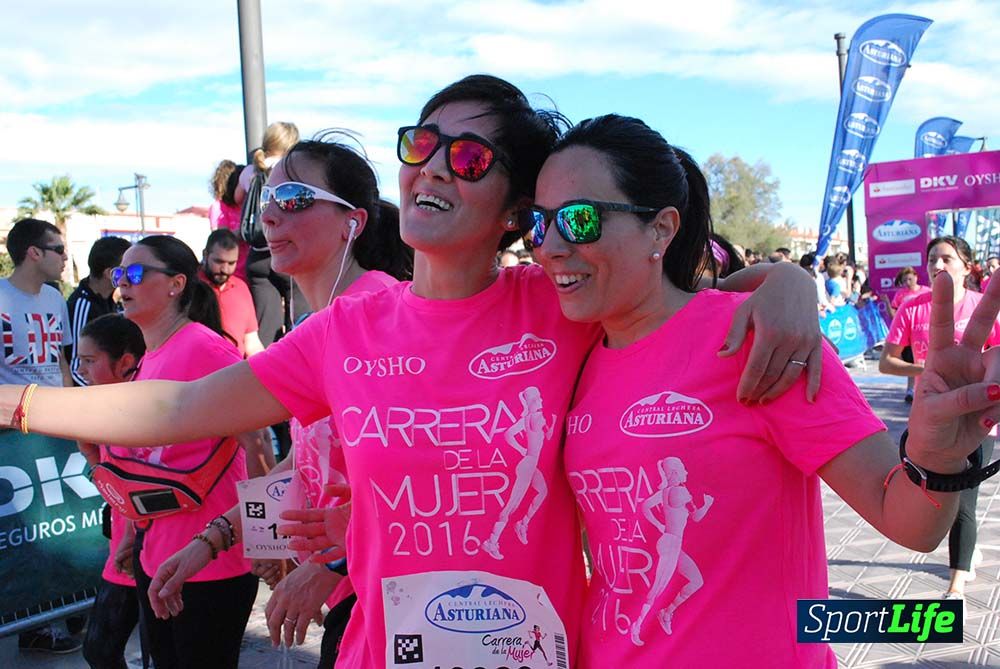 Carrera de la Mujer Valencia 2016: meta (0: 45 al 0:51)