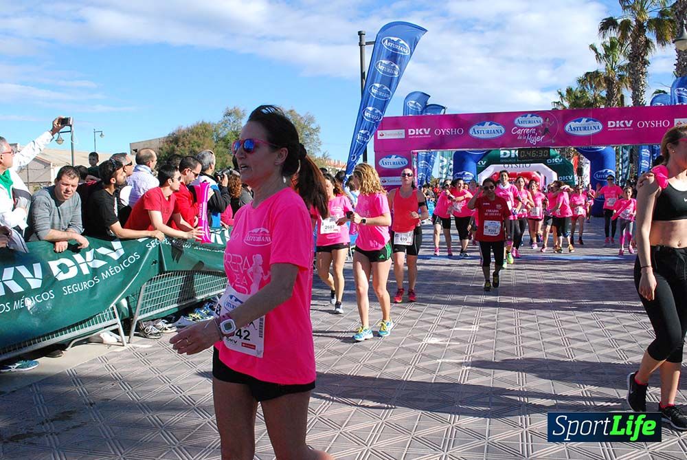 Carrera de la Mujer Valencia 2016: meta (0: 45 al 0:51)
