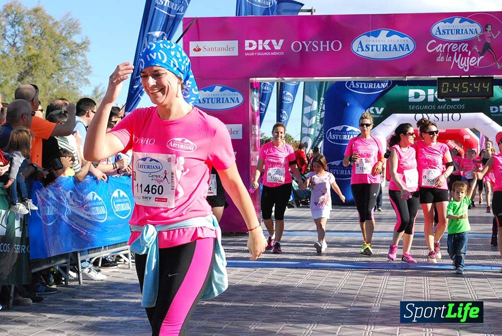 Carrera de la Mujer Valencia 2016: meta (0: 45 al 0:51)