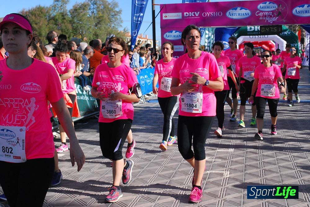 Carrera de la Mujer Valencia 2016: meta (0: 45 al 0:51)