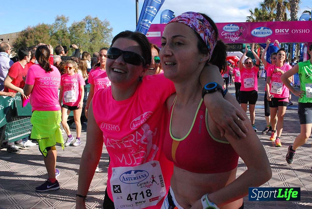 Carrera de la Mujer Valencia 2016: meta (0: 45 al 0:51)