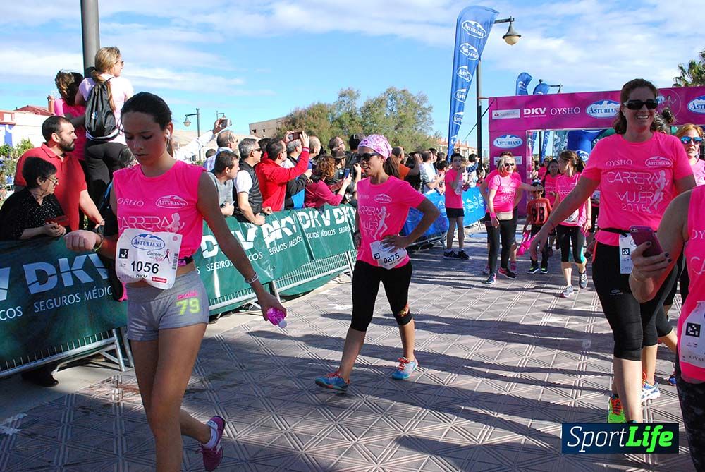 Carrera de la Mujer Valencia 2016: meta (0: 45 al 0:51)
