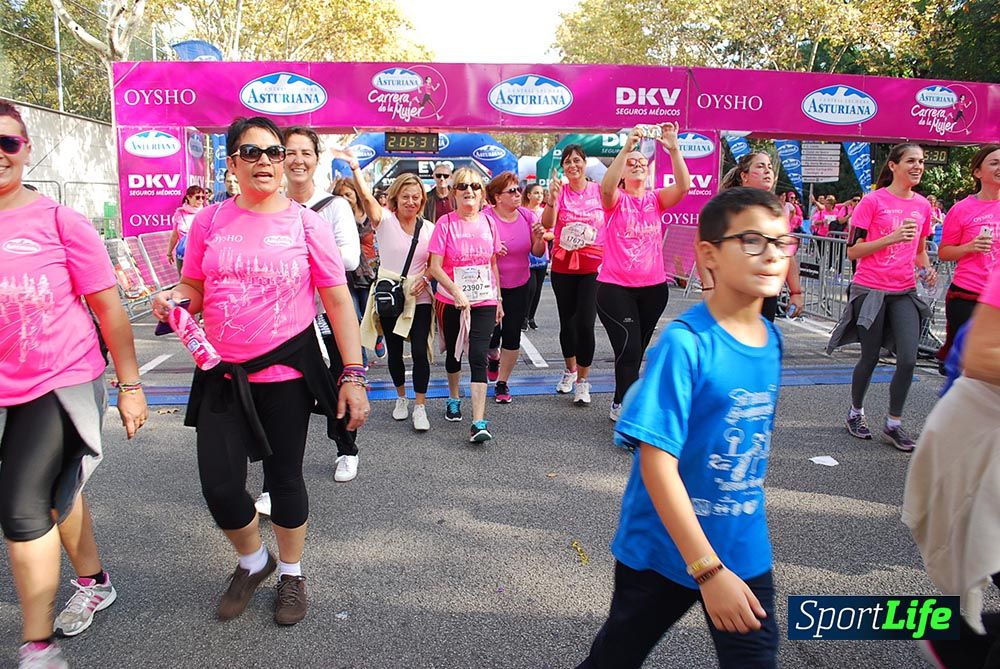 Galería Carrera de la Mujer Barcelona 2015  Arco derecho (2:04 a 2:08)