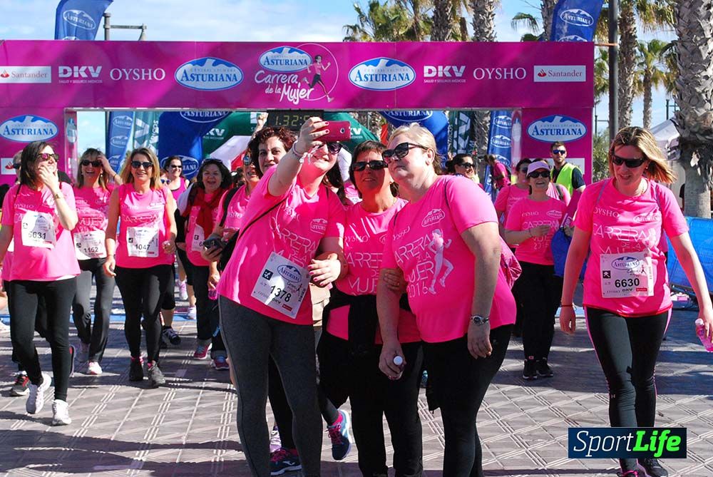 Carrera de la Mujer Valencia 2016: meta (de 01:32 a 01:41)