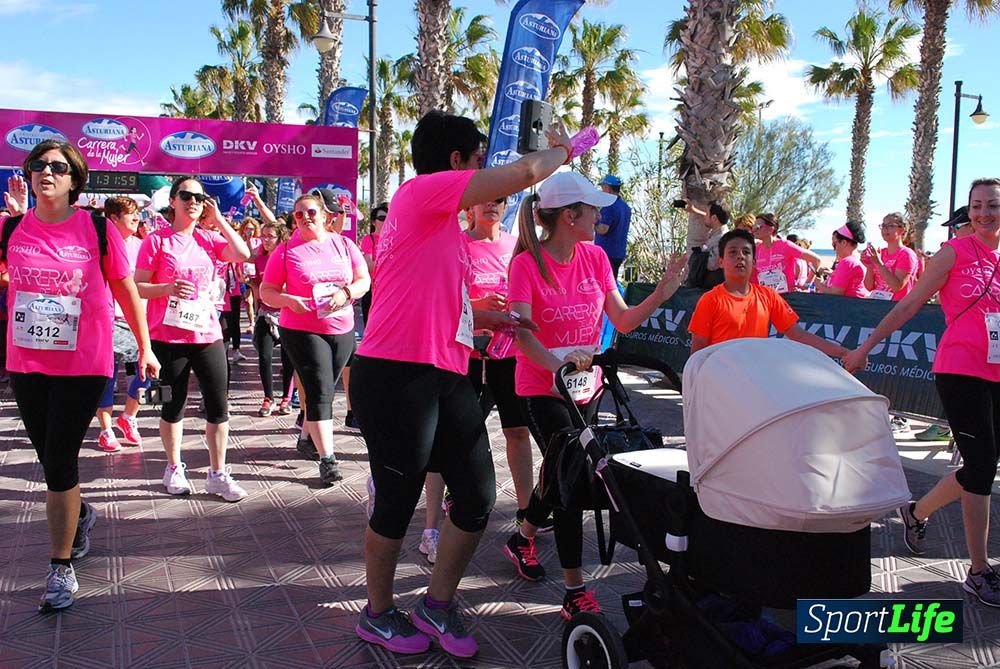 Carrera de la Mujer Valencia 2016: meta (de 01:32 a 01:41)