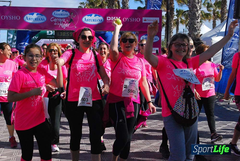 Carrera de la Mujer Valencia 2016: meta (de 01:32 a 01:41)