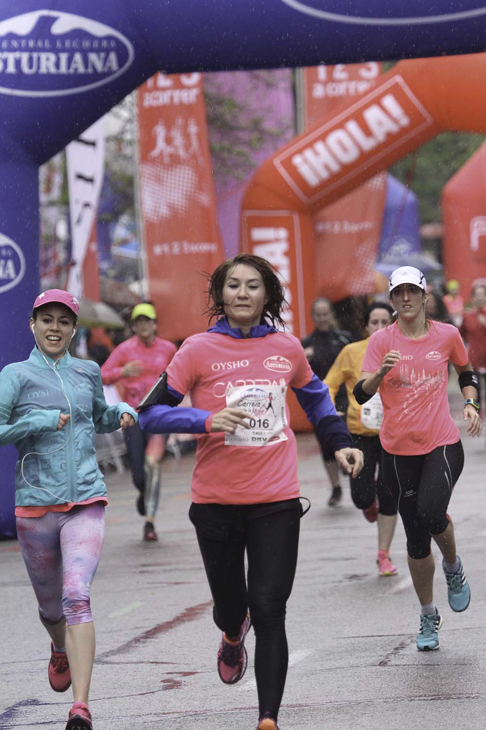 Carrera de la Mujer Madrid Meta 8 arco izquierdo de 9.20 a 9.35