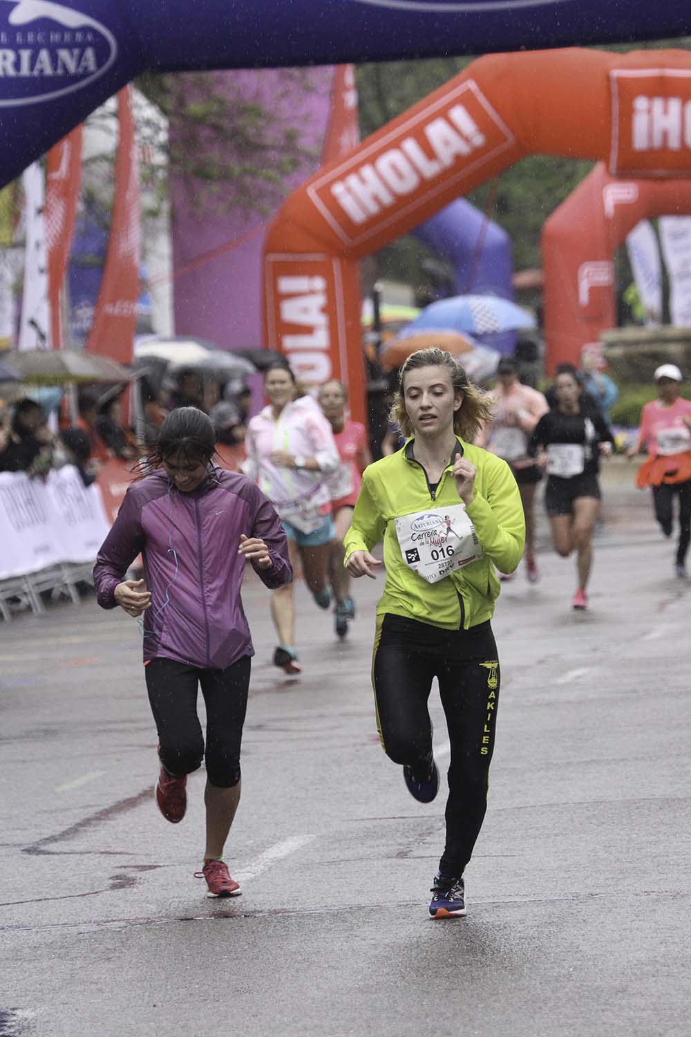 Carrera de la Mujer Madrid Meta 8 arco izquierdo de 9.20 a 9.35