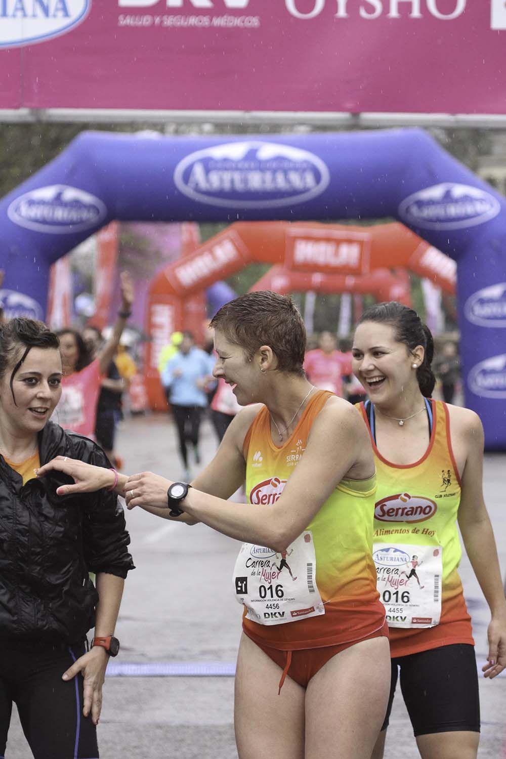 Carrera de la Mujer Madrid Meta 8 arco izquierdo de 9.20 a 9.35