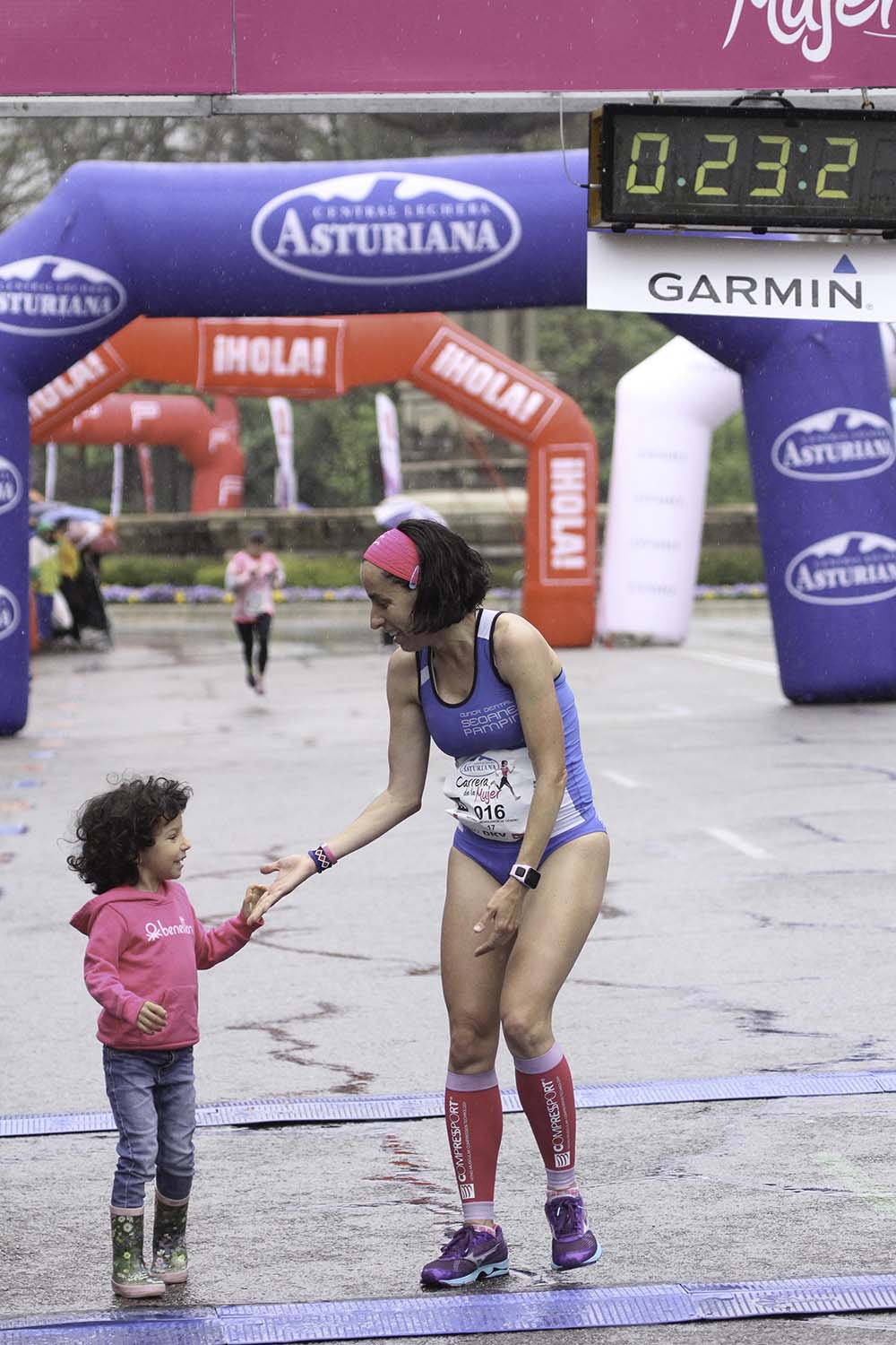Carrera de la Mujer Madrid Meta 8 arco izquierdo de 9.20 a 9.35