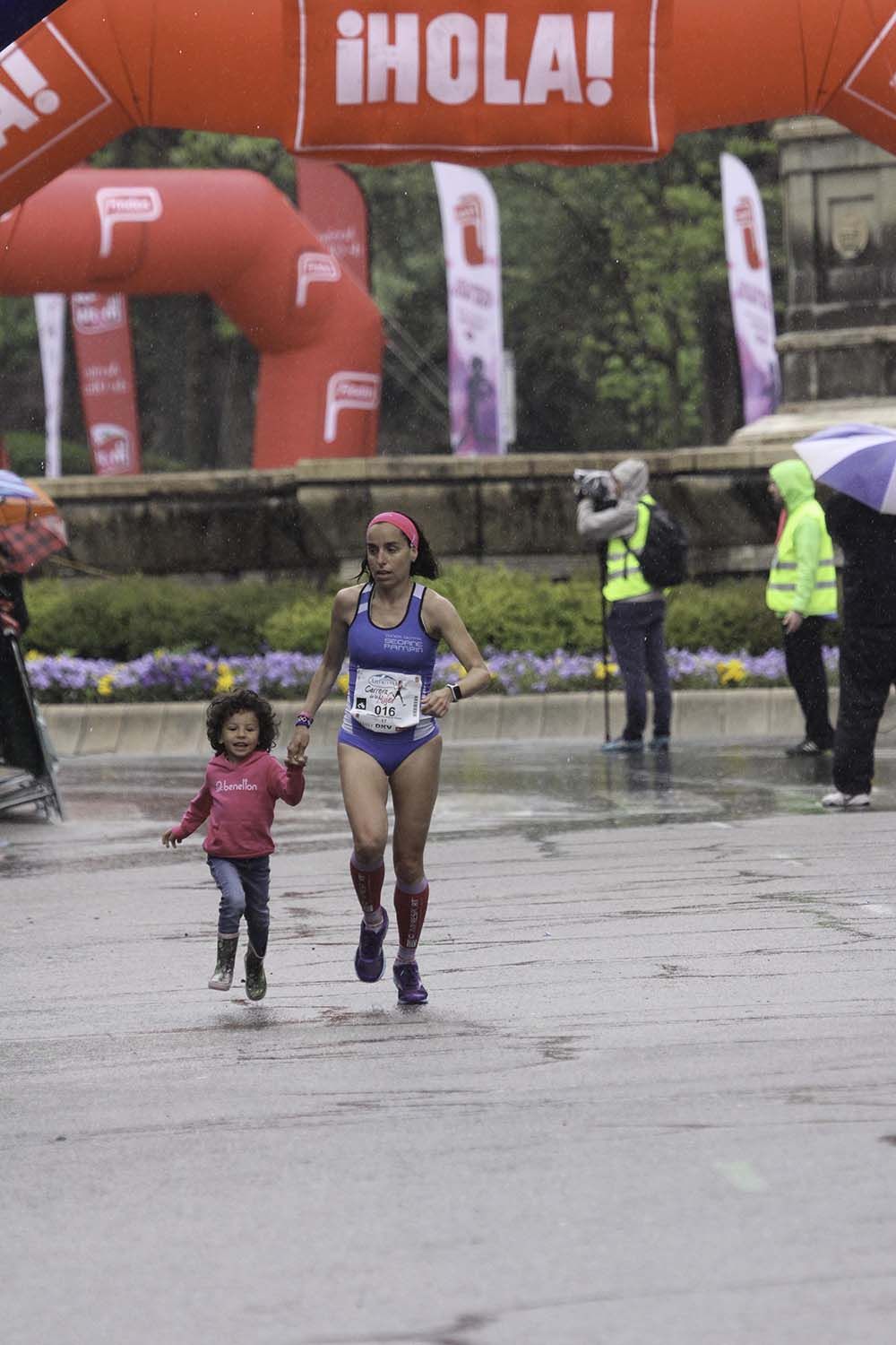 Carrera de la Mujer Madrid Meta 8 arco izquierdo de 9.20 a 9.35