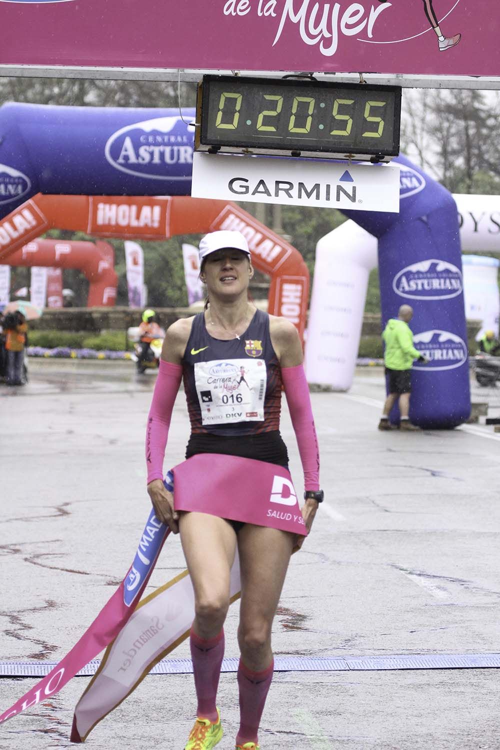 Carrera de la Mujer Madrid Meta 8 arco izquierdo de 9.20 a 9.35