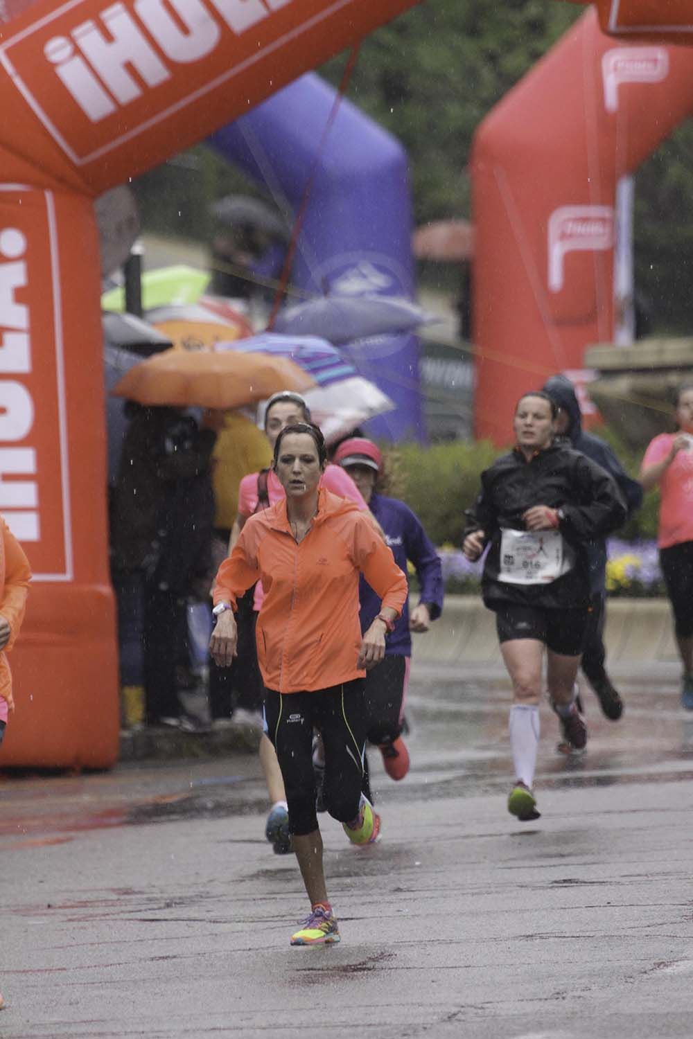 Carrera de la Mujer Madrid Meta 8 arco izquierdo de 9.20 a 9.35