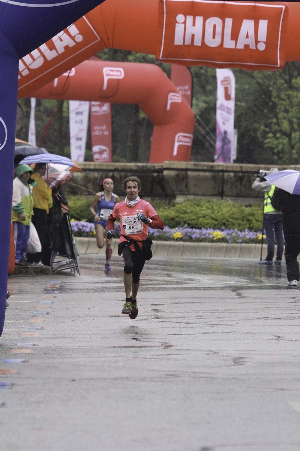 Carrera de la Mujer Madrid Meta 8 arco izquierdo de 9.20 a 9.35