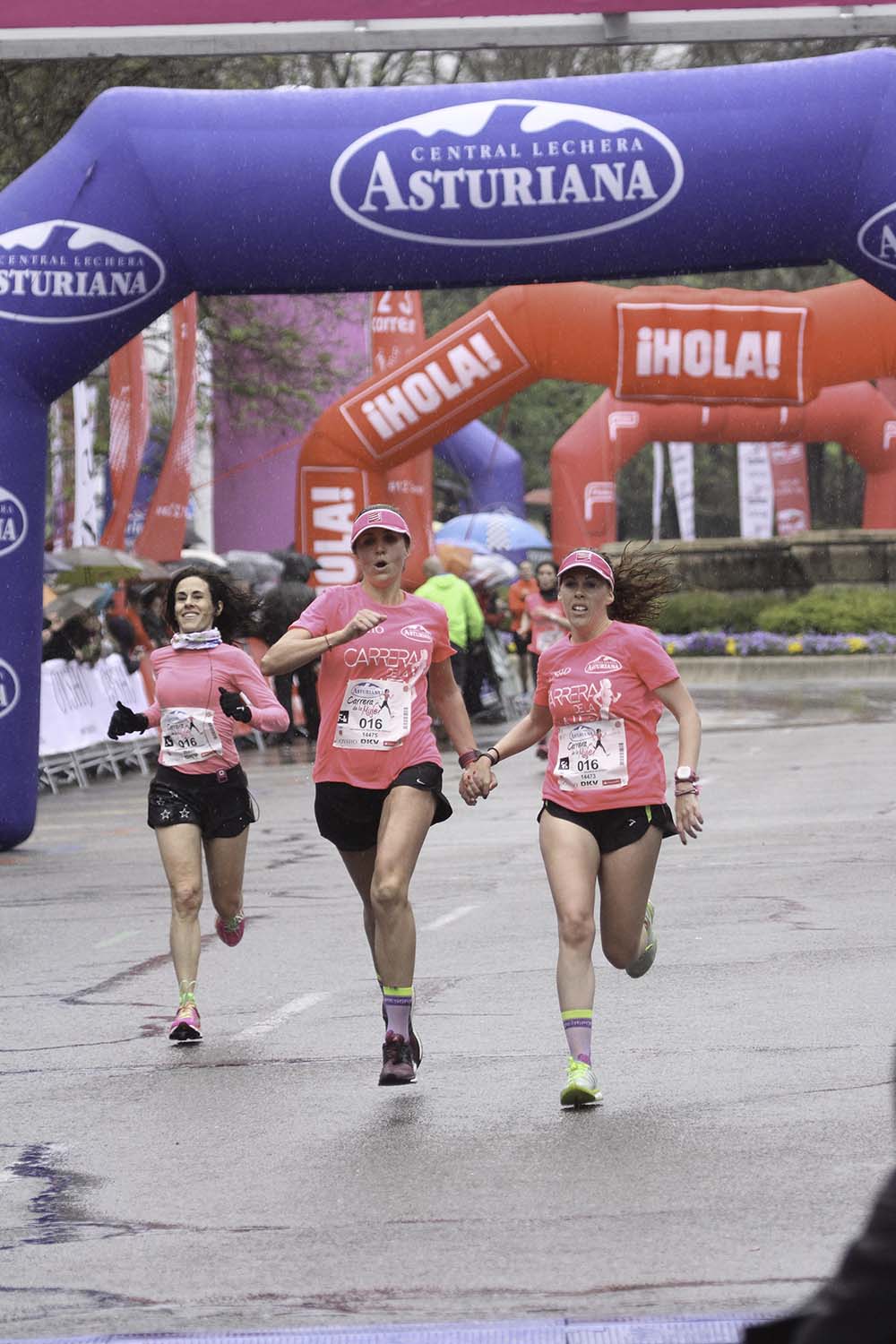 Carrera de la Mujer Madrid Meta 8 arco izquierdo de 9.20 a 9.35