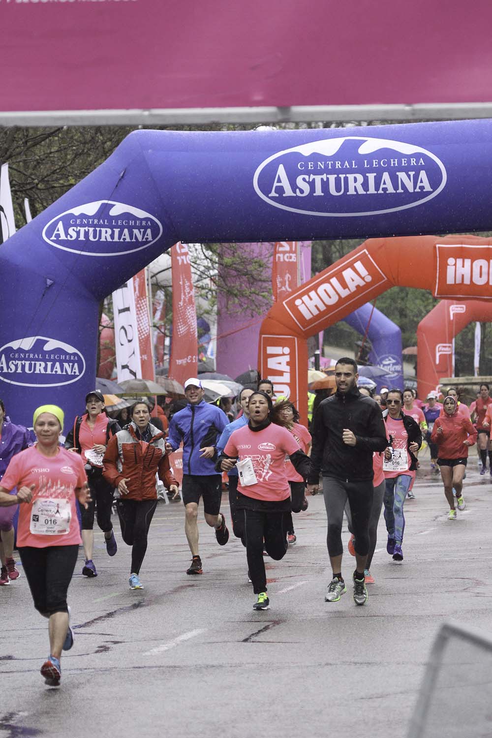 Carrera de la Mujer Madrid Meta 8 arco izquierdo de 9.20 a 9.35