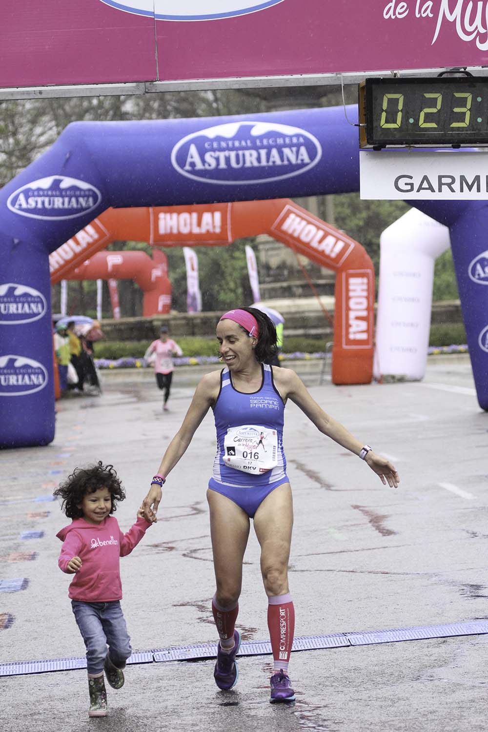 Carrera de la Mujer Madrid Meta 8 arco izquierdo de 9.20 a 9.35